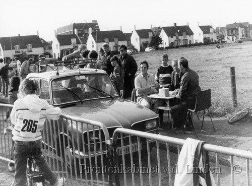 Volksfeesten
Volksfeesten
Keywords: waz Volksfeesten