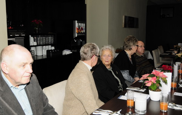 Personen uit dorp
Uit eten bij Zeeduin 
Keywords: waz personen