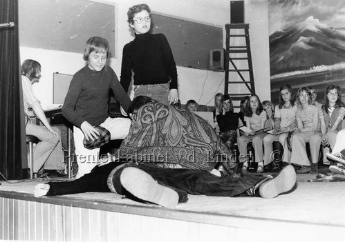 Heilig Hartschool
Musical Vissers en Stropers 1974
Keywords: waz h hartschool