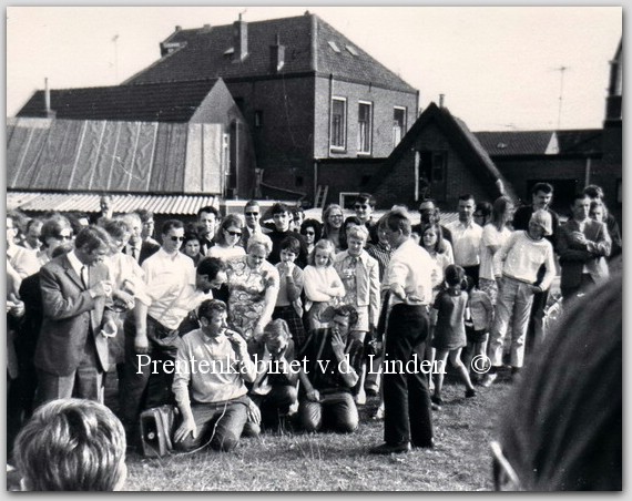 Personen WAZ
o.a. Aad Durge, Slappe Toon, Ab Vosse 1970

eigen foto

Keywords: waz personen