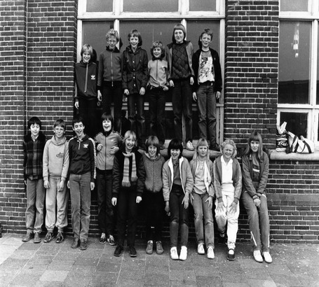 H Hartschool  wijk aan zee
H Hartschool April 1982
Keywords: waz h hartschool