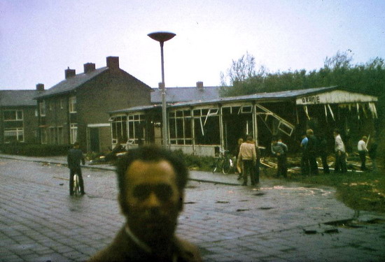 Vlaanderenstraat
Het einde van darowash met Dhr van den Avoort 
Keywords: vlaanderenstraat bwijk