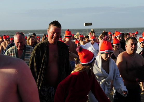 Nieuwjaarsduik 2011
Nieuwjaarsduik 2011
koud he
Keywords: waz Nieuwjaarsduik 2011