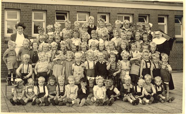 Schoolfoto
Keywords: bwijk school