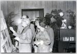 Filename=WRB_anno_1975_R__v_d__Wel_met_echtgenote_1063.jpg
Filesize=63KiB
Dimensions=515x363
Date added=Dec 08, 2012 WRB_anno_1975_R__v_d__Wel_met_echtgenote_1063.jpg