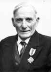 Filename=fam_schellivis_dries_web.jpg
Filesize=100KiB
Dimensions=555x783
Date added=Dec 07, 2015 fam_schellivis_dries_web.jpg