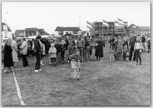 waz feest 1981 Foto J. v.d. Linden
waz feest 1981 Foto J. v.d. Linden
Keywords: waz feest